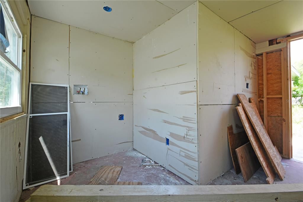 На продажу: $125,000 (2 спален, 1 ванн, 948 Квадратных фут)