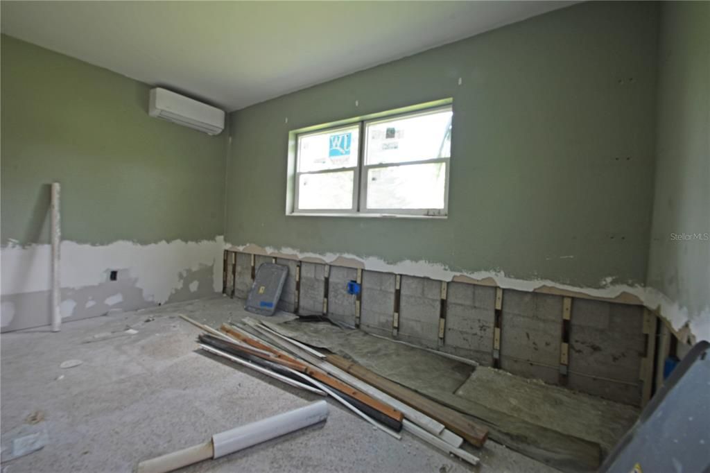 На продажу: $125,000 (2 спален, 1 ванн, 948 Квадратных фут)