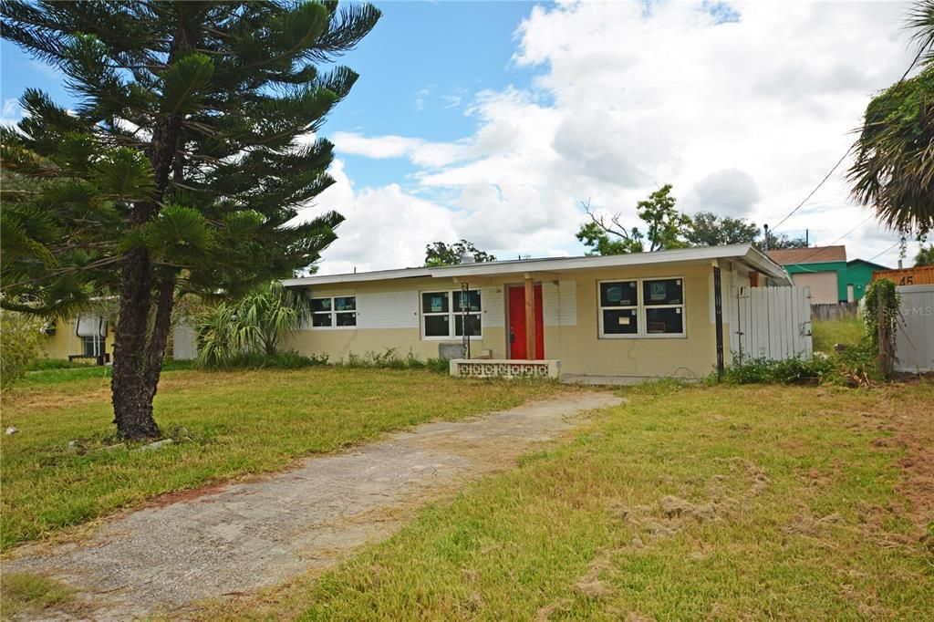 На продажу: $125,000 (2 спален, 1 ванн, 948 Квадратных фут)