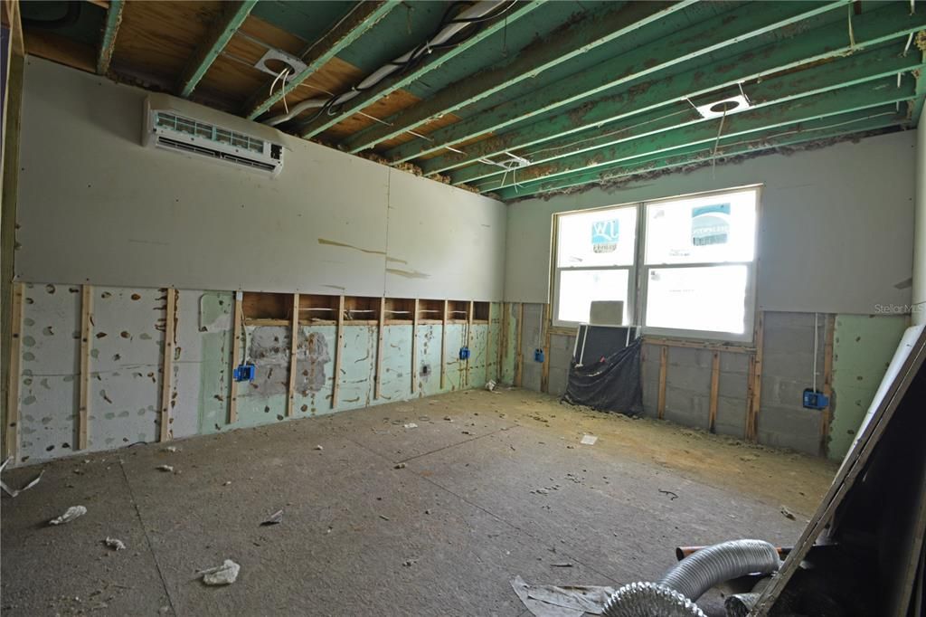 На продажу: $125,000 (2 спален, 1 ванн, 948 Квадратных фут)