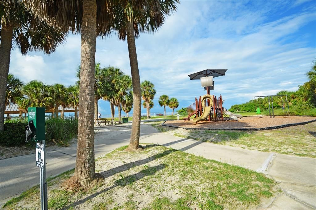 На продажу: $125,000 (2 спален, 1 ванн, 948 Квадратных фут)