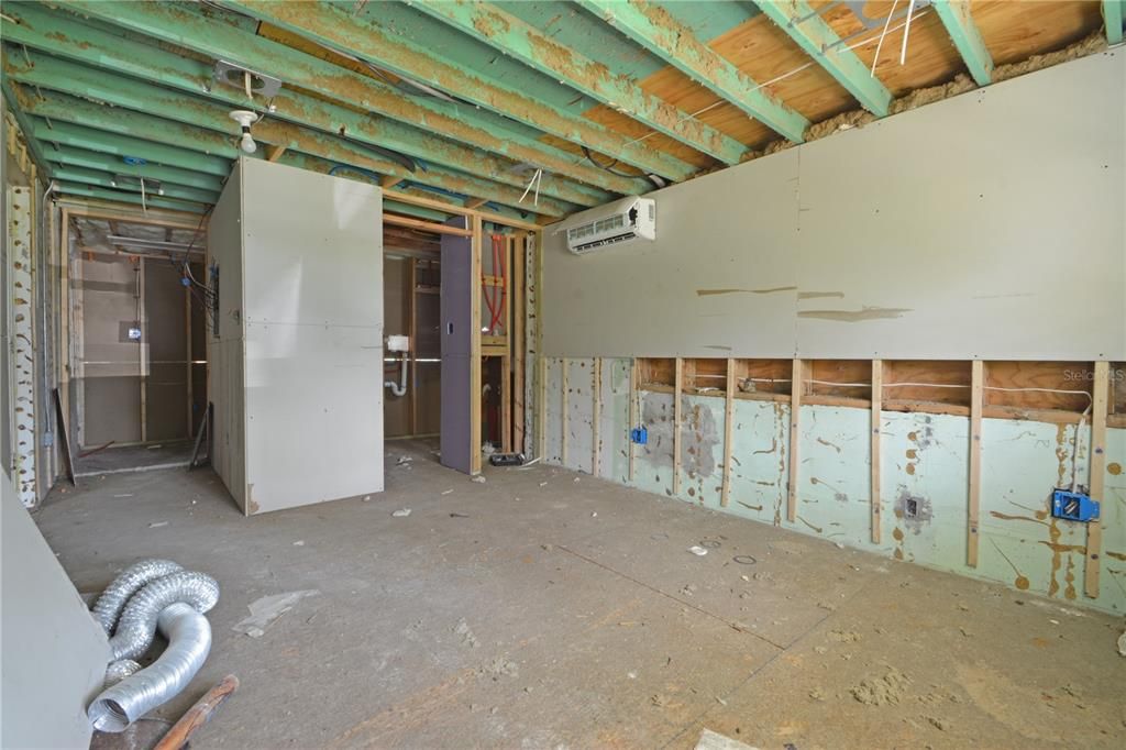 На продажу: $125,000 (2 спален, 1 ванн, 948 Квадратных фут)