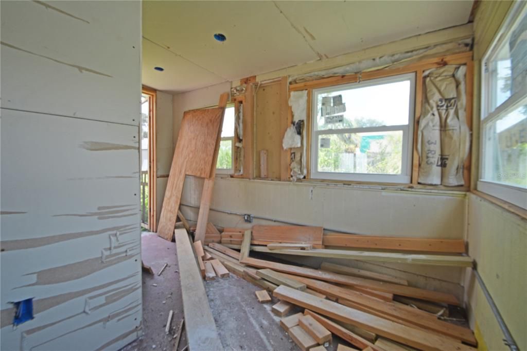 На продажу: $125,000 (2 спален, 1 ванн, 948 Квадратных фут)