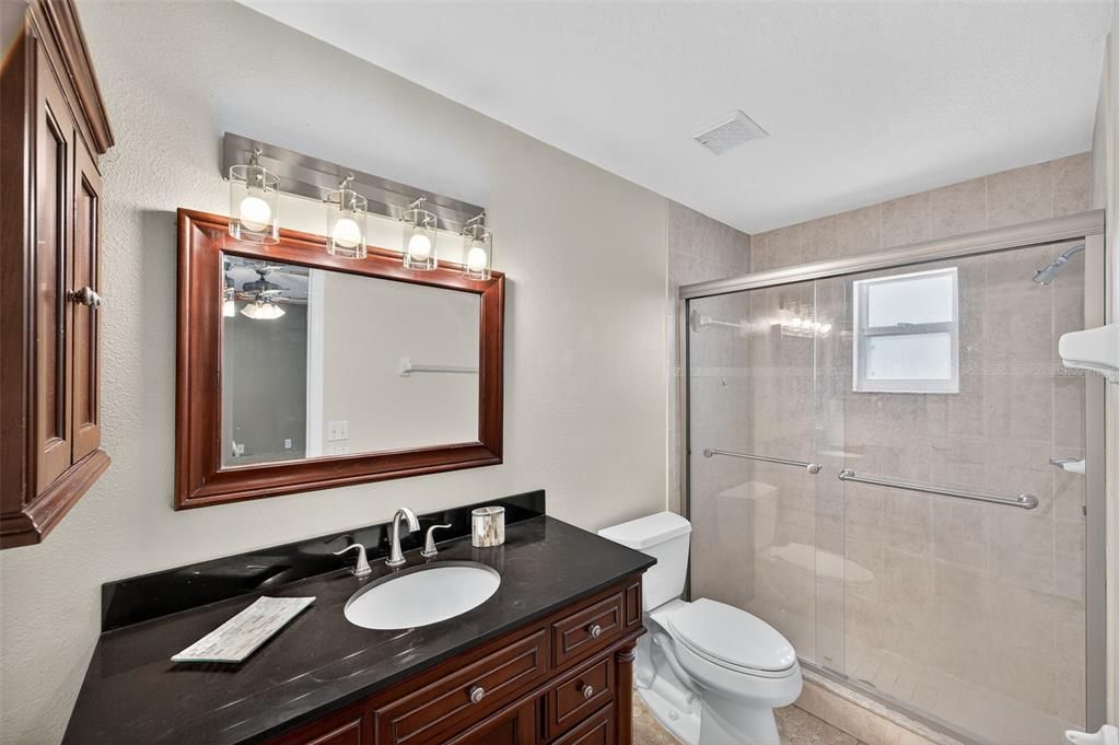 Под контрактом: $330,000 (3 спален, 2 ванн, 1506 Квадратных фут)