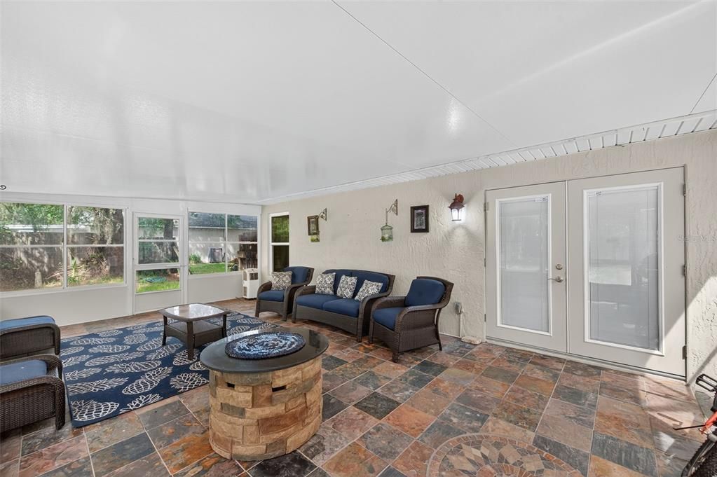 Под контрактом: $330,000 (3 спален, 2 ванн, 1506 Квадратных фут)