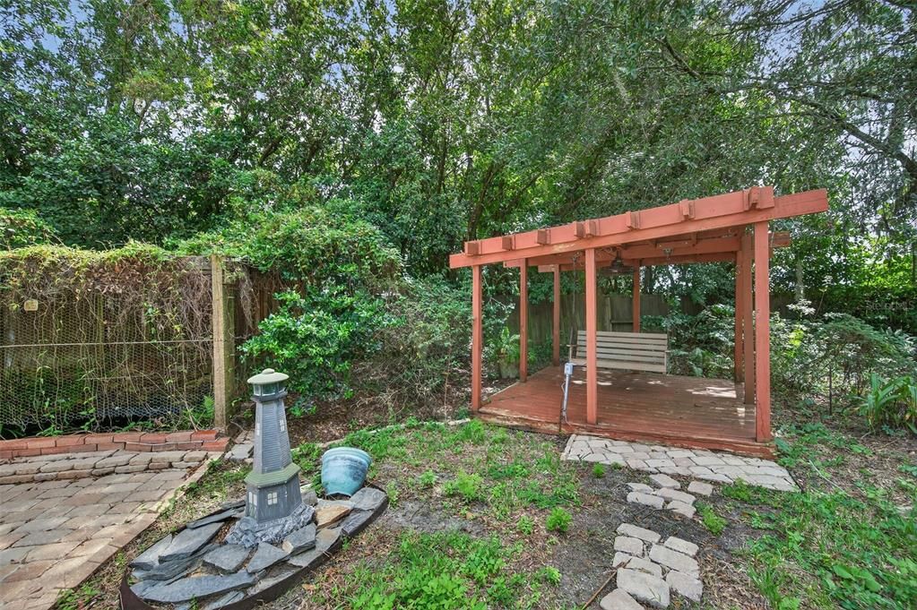 Под контрактом: $330,000 (3 спален, 2 ванн, 1506 Квадратных фут)