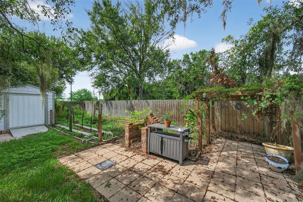 Под контрактом: $330,000 (3 спален, 2 ванн, 1506 Квадратных фут)