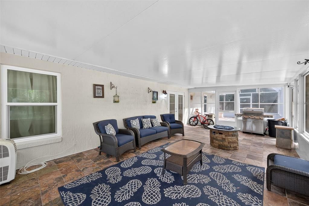 Под контрактом: $330,000 (3 спален, 2 ванн, 1506 Квадратных фут)