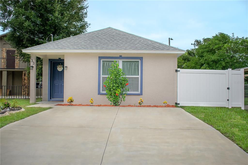 For Rent: $1,850 (3 beds, 2 baths, 1272 Square Feet)