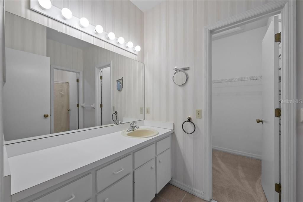 待售: $225,000 (2 贝兹, 2 浴室, 1185 平方英尺)