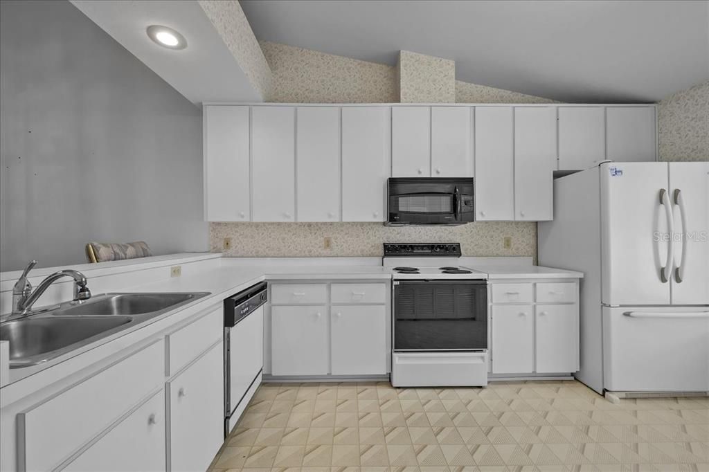 待售: $225,000 (2 贝兹, 2 浴室, 1185 平方英尺)