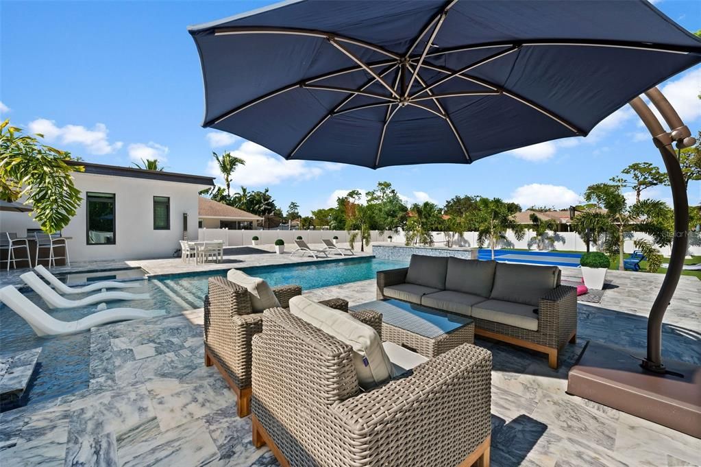 Active With Contract: $1,735,000 (3 beds, 3 baths, 2718 Square Feet)