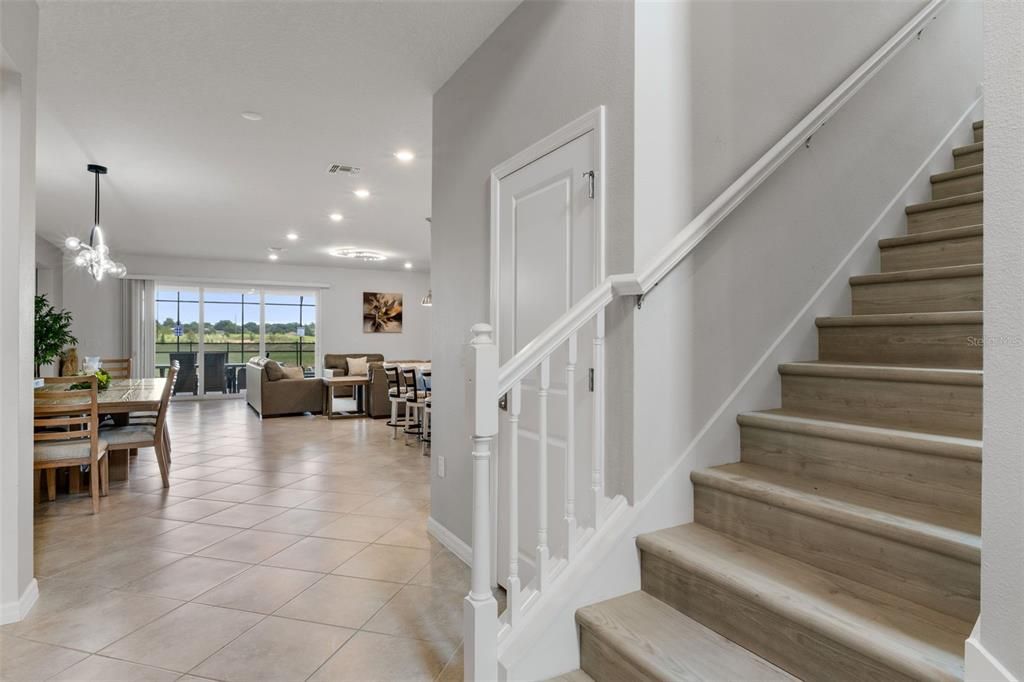 待售: $925,000 (8 贝兹, 6 浴室, 4034 平方英尺)