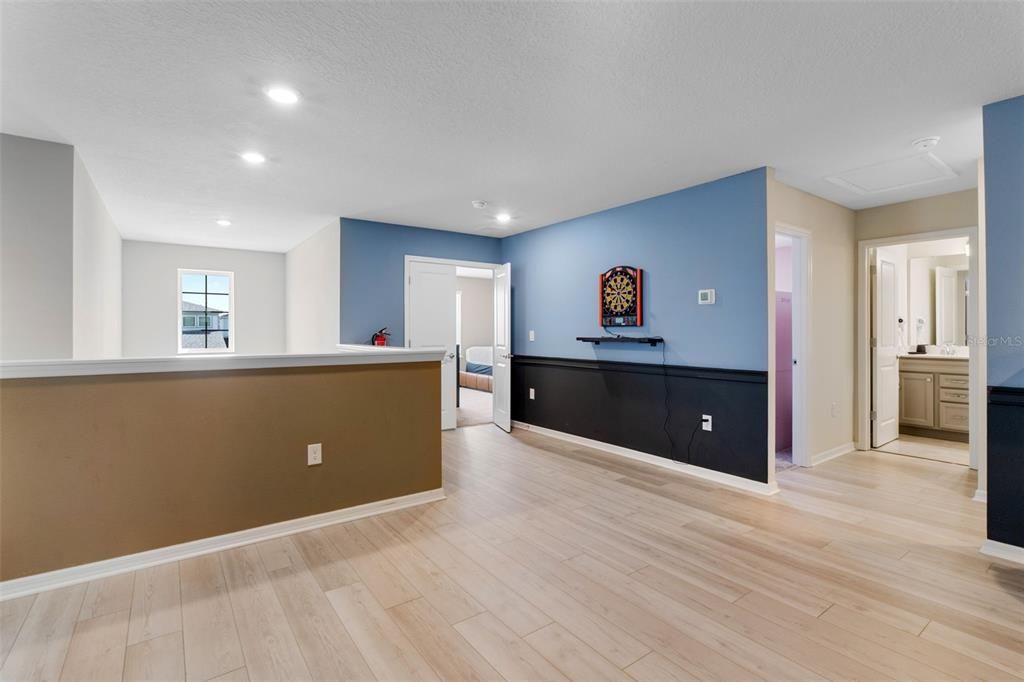 待售: $925,000 (8 贝兹, 6 浴室, 4034 平方英尺)