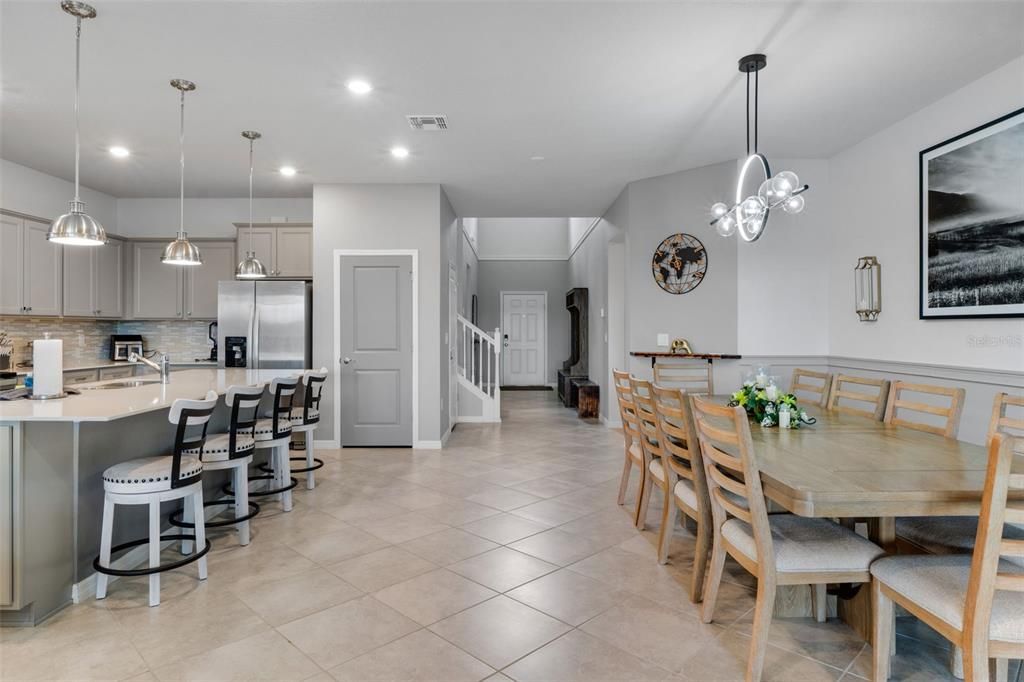 待售: $925,000 (8 贝兹, 6 浴室, 4034 平方英尺)