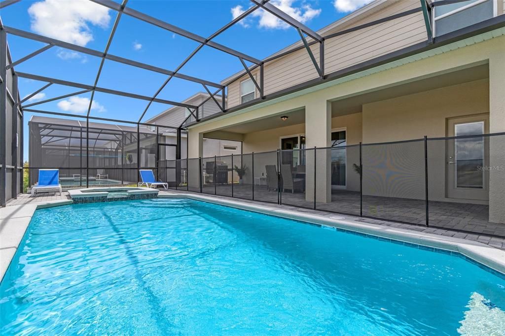 待售: $925,000 (8 贝兹, 6 浴室, 4034 平方英尺)