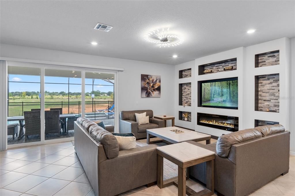 待售: $925,000 (8 贝兹, 6 浴室, 4034 平方英尺)