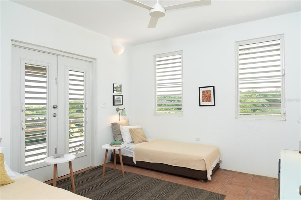 For Sale: $595,000 (2 beds, 2 baths, 1400 Square Feet)