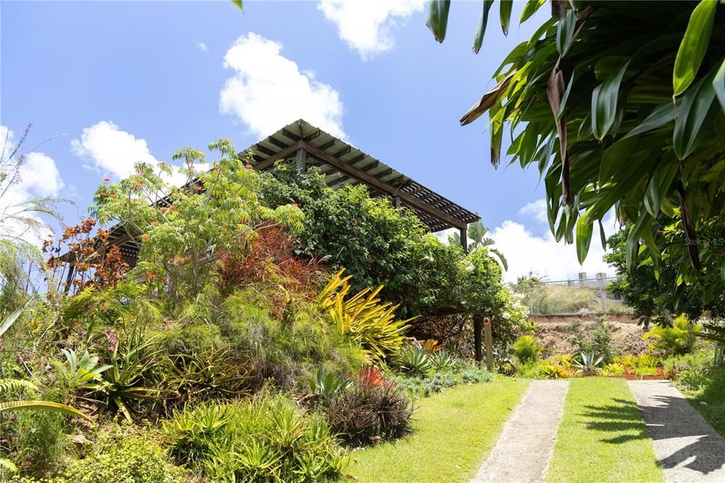 For Sale: $595,000 (2 beds, 2 baths, 1400 Square Feet)