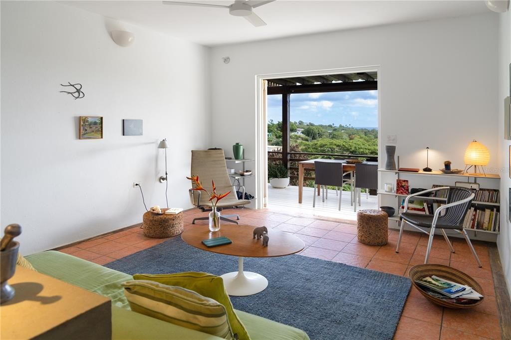 For Sale: $595,000 (2 beds, 2 baths, 1400 Square Feet)