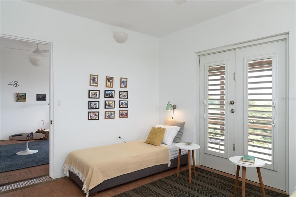 For Sale: $595,000 (2 beds, 2 baths, 1400 Square Feet)