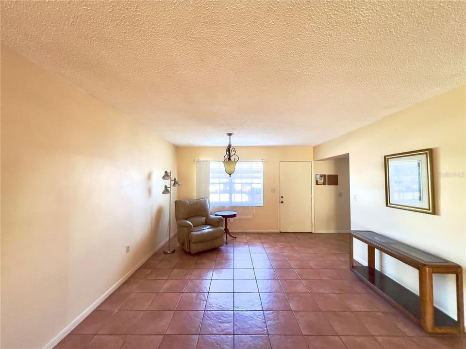 На продажу: $114,000 (1 спален, 1 ванн, 800 Квадратных фут)