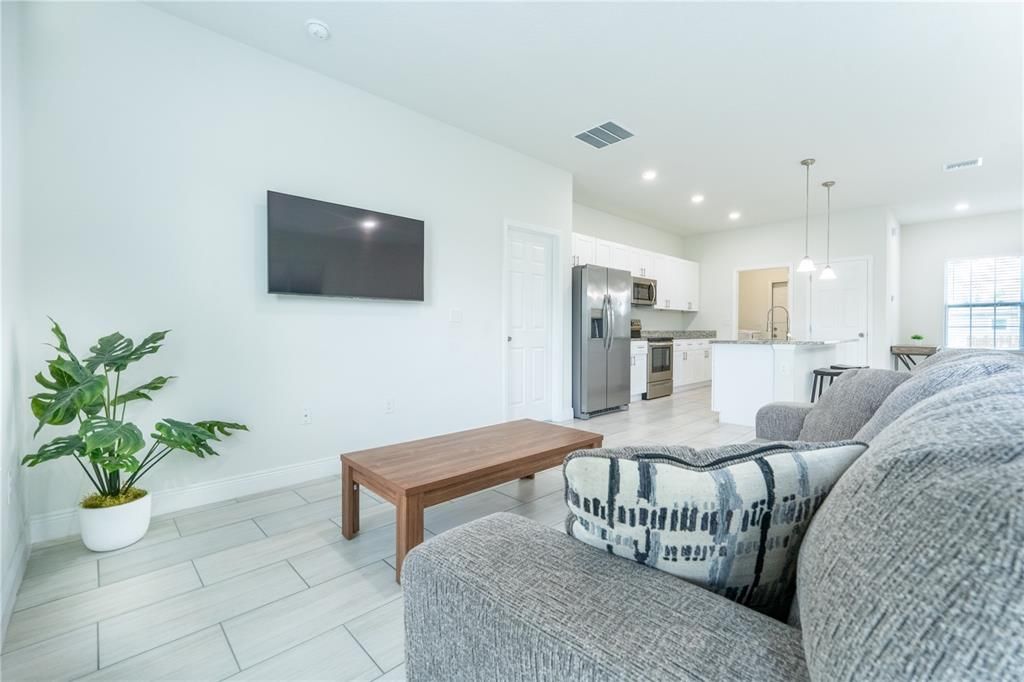 Active With Contract: $280,000 (4 beds, 2 baths, 1758 Square Feet)