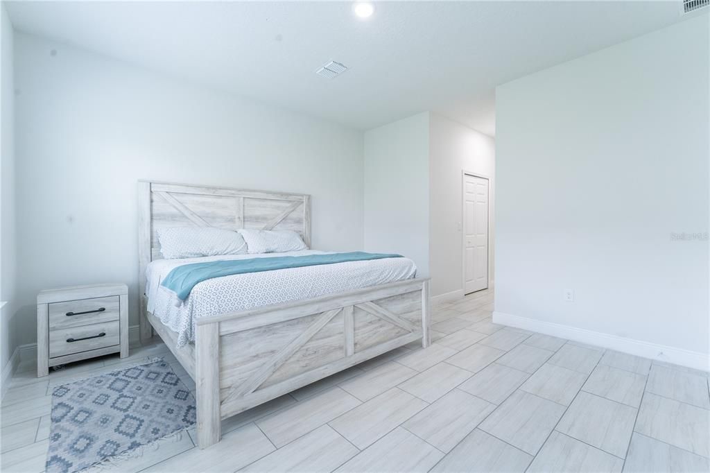 Active With Contract: $280,000 (4 beds, 2 baths, 1758 Square Feet)