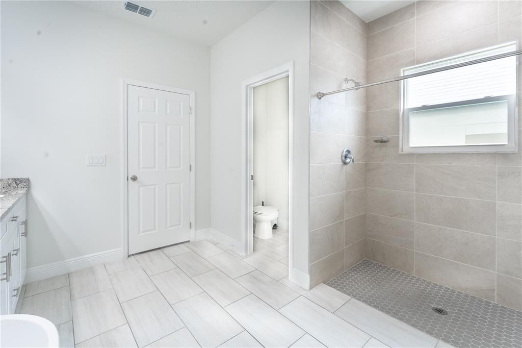 Active With Contract: $280,000 (4 beds, 2 baths, 1758 Square Feet)