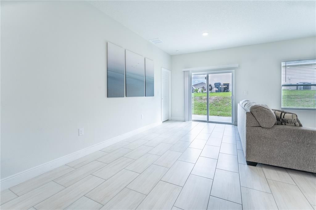 Active With Contract: $280,000 (4 beds, 2 baths, 1758 Square Feet)