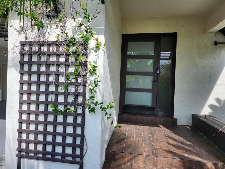 For Rent: $2,350 (3 beds, 2 baths, 1710 Square Feet)