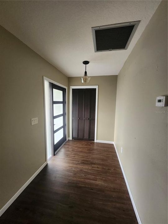 For Rent: $2,350 (3 beds, 2 baths, 1710 Square Feet)