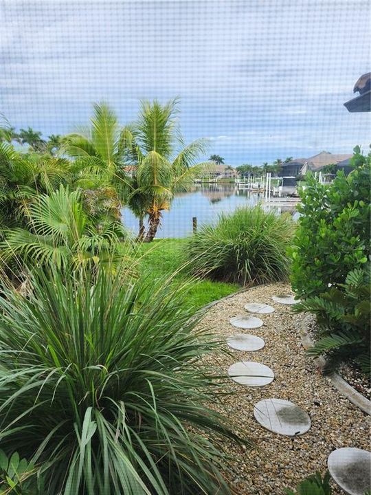 For Rent: $2,350 (3 beds, 2 baths, 1710 Square Feet)