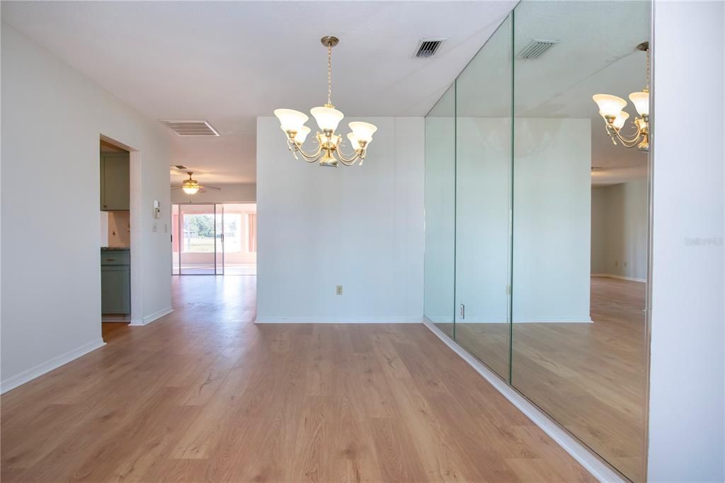 На продажу: $285,000 (2 спален, 2 ванн, 1756 Квадратных фут)