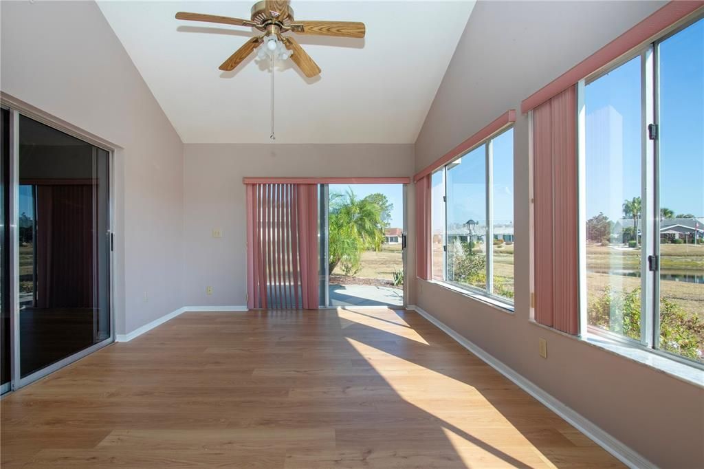 На продажу: $285,000 (2 спален, 2 ванн, 1756 Квадратных фут)