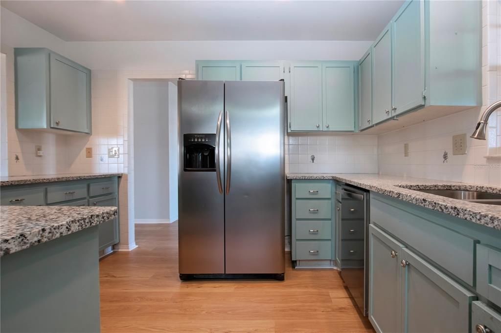 На продажу: $285,000 (2 спален, 2 ванн, 1756 Квадратных фут)