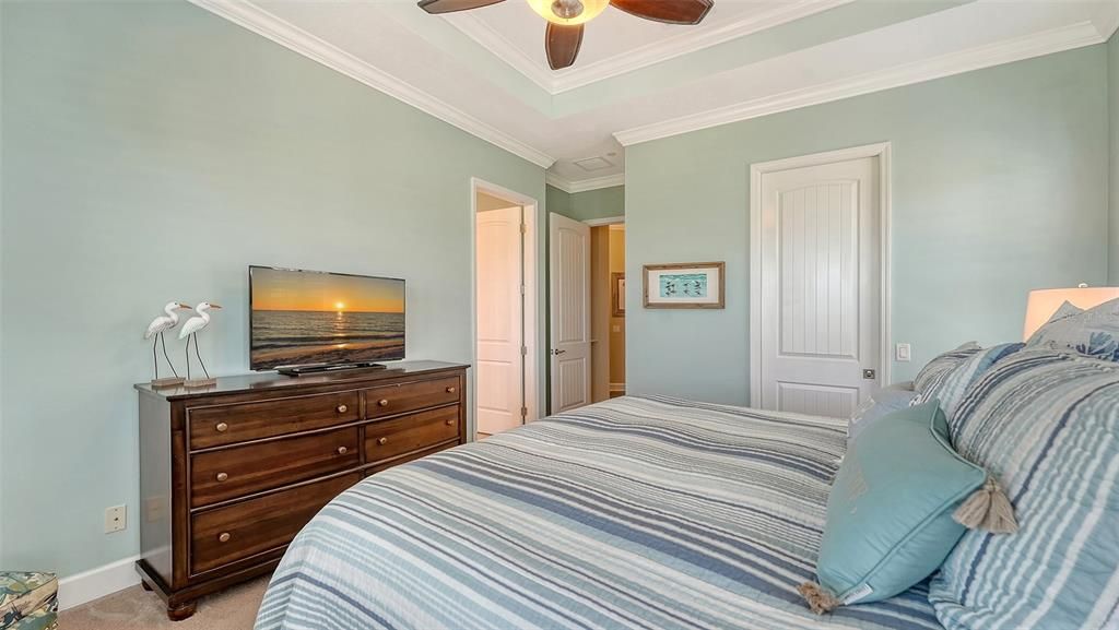 For Sale: $790,000 (2 beds, 2 baths, 2002 Square Feet)