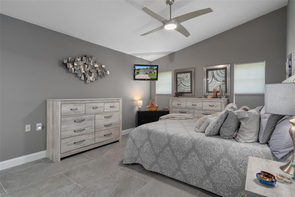 Под контрактом: $238,900 (2 спален, 2 ванн, 1364 Квадратных фут)