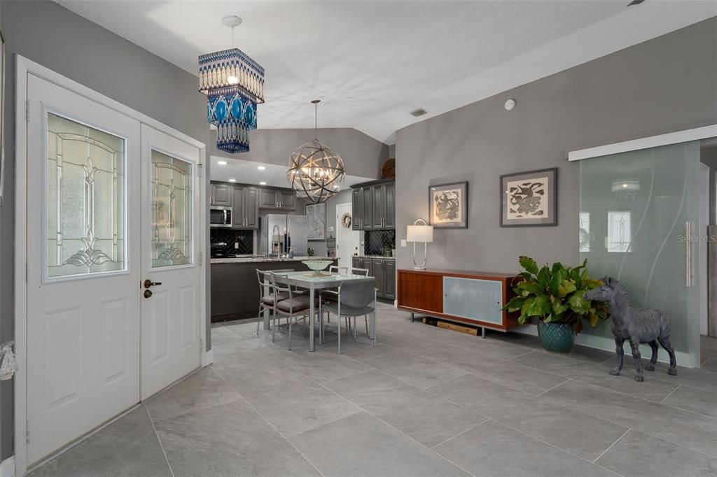 Под контрактом: $238,900 (2 спален, 2 ванн, 1364 Квадратных фут)