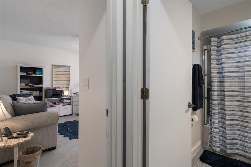 Под контрактом: $238,900 (2 спален, 2 ванн, 1364 Квадратных фут)