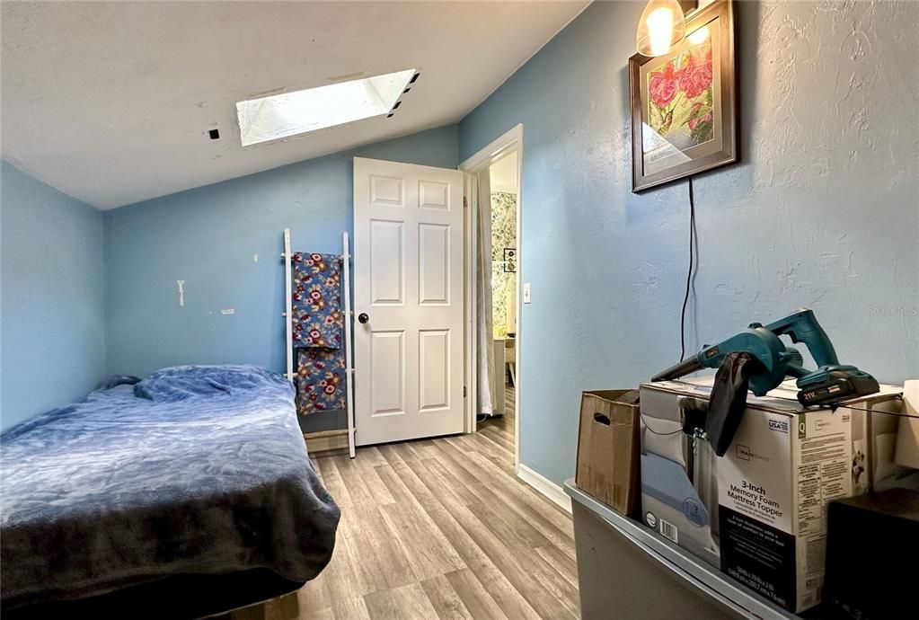 Под контрактом: $199,000 (2 спален, 2 ванн, 1070 Квадратных фут)