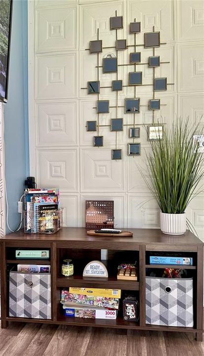 Под контрактом: $199,000 (2 спален, 2 ванн, 1070 Квадратных фут)