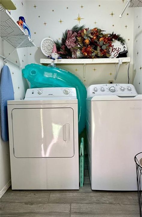 Под контрактом: $199,000 (2 спален, 2 ванн, 1070 Квадратных фут)