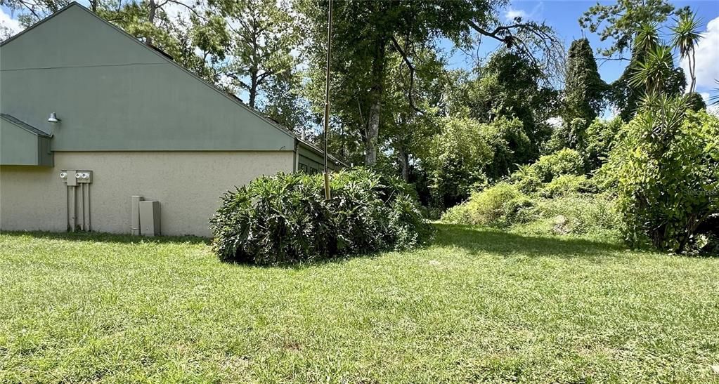 Под контрактом: $199,000 (2 спален, 2 ванн, 1070 Квадратных фут)