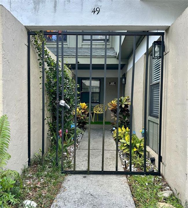 Под контрактом: $199,000 (2 спален, 2 ванн, 1070 Квадратных фут)