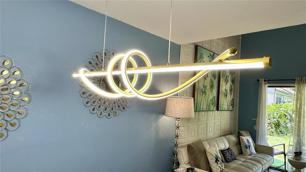 Под контрактом: $199,000 (2 спален, 2 ванн, 1070 Квадратных фут)