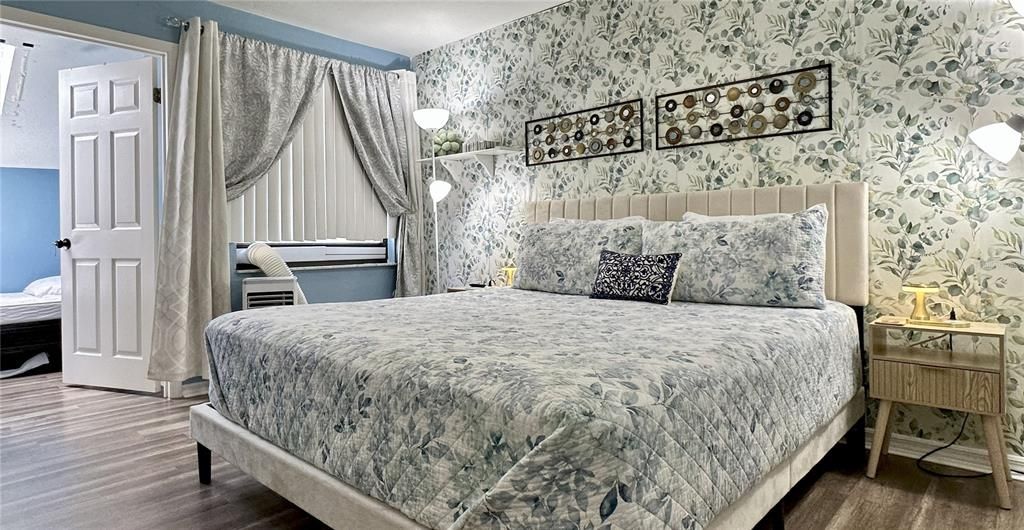 Под контрактом: $199,000 (2 спален, 2 ванн, 1070 Квадратных фут)