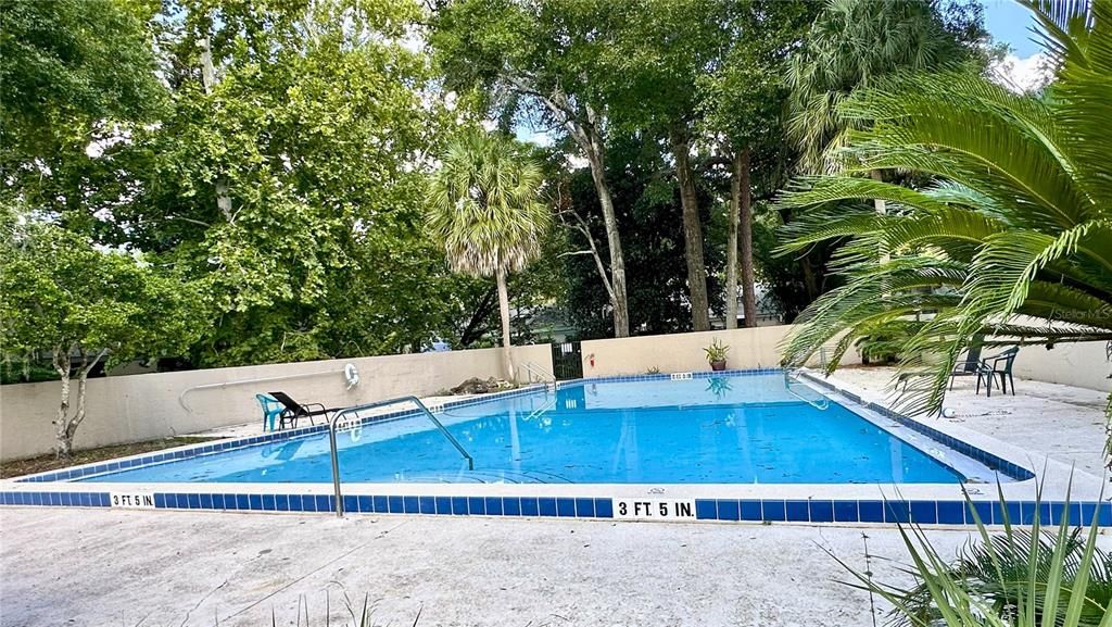 Под контрактом: $199,000 (2 спален, 2 ванн, 1070 Квадратных фут)