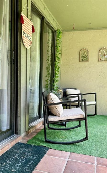 Под контрактом: $199,000 (2 спален, 2 ванн, 1070 Квадратных фут)