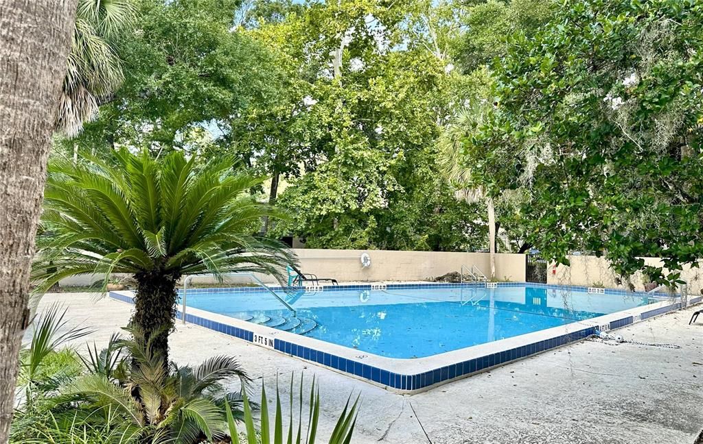 Под контрактом: $199,000 (2 спален, 2 ванн, 1070 Квадратных фут)